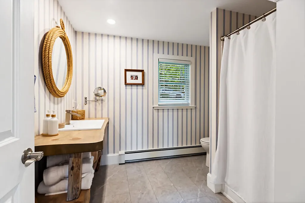 9 Beverly Boulevard Phippsburg ME 04562