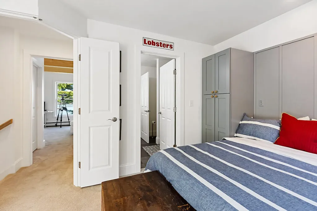 9 Beverly Boulevard Phippsburg ME 04562