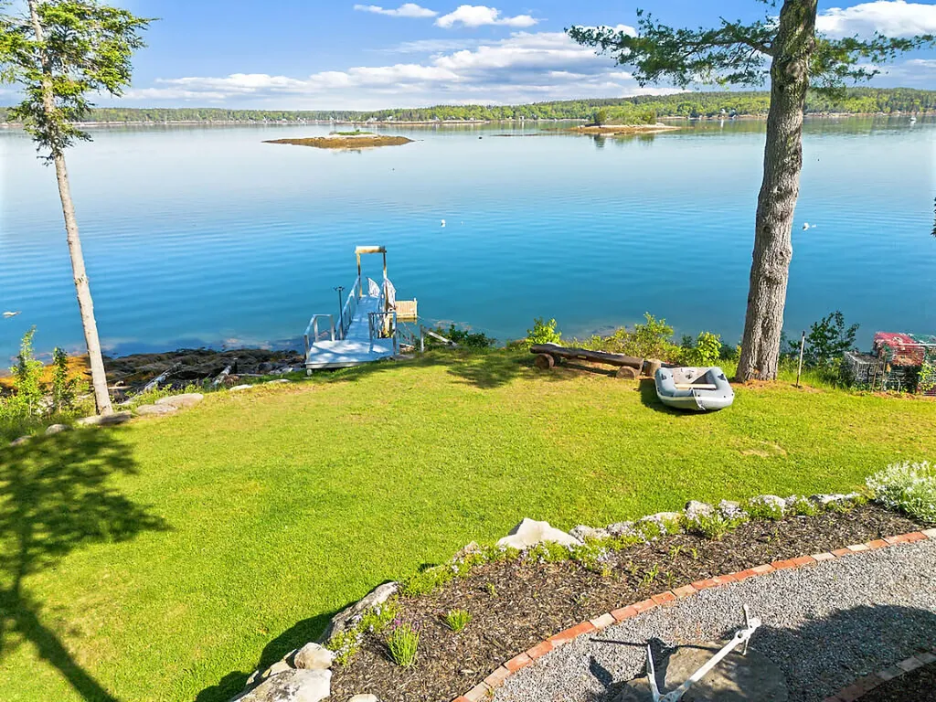 9 Beverly Boulevard Phippsburg ME 04562