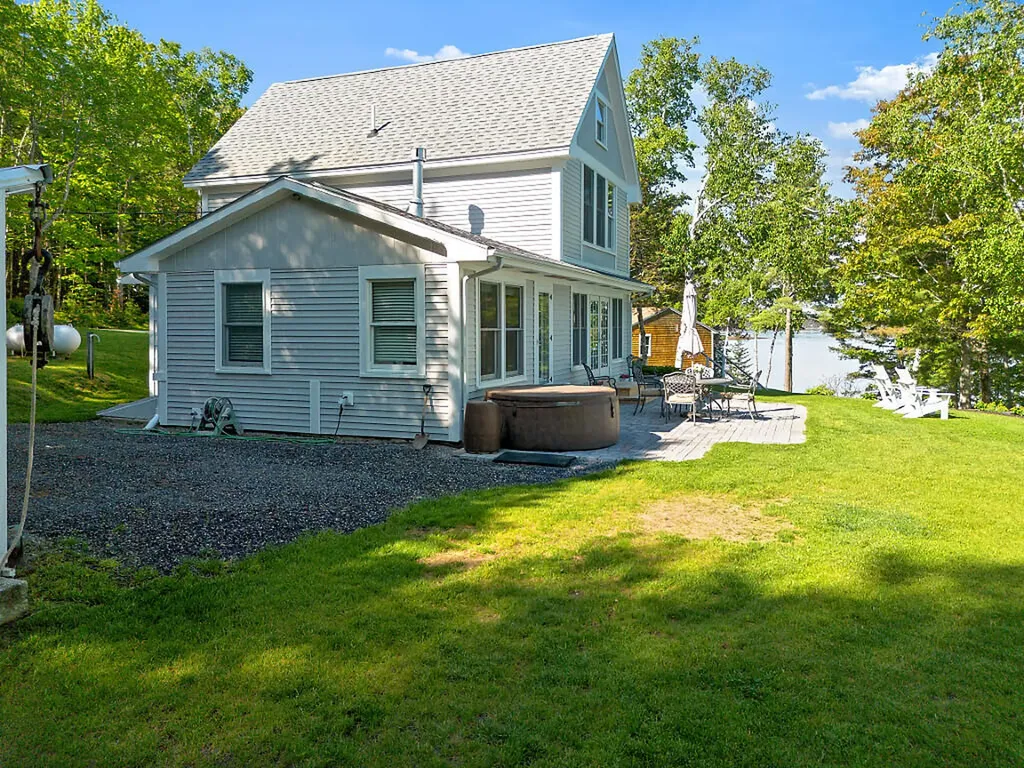 9 Beverly Boulevard Phippsburg ME 04562