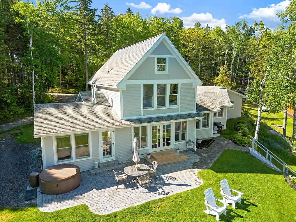 9 Beverly Boulevard Phippsburg ME 04562