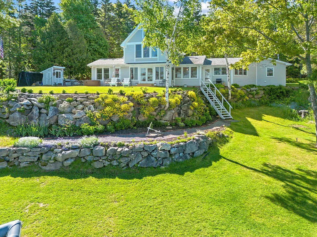 9 Beverly Boulevard Phippsburg ME 04562