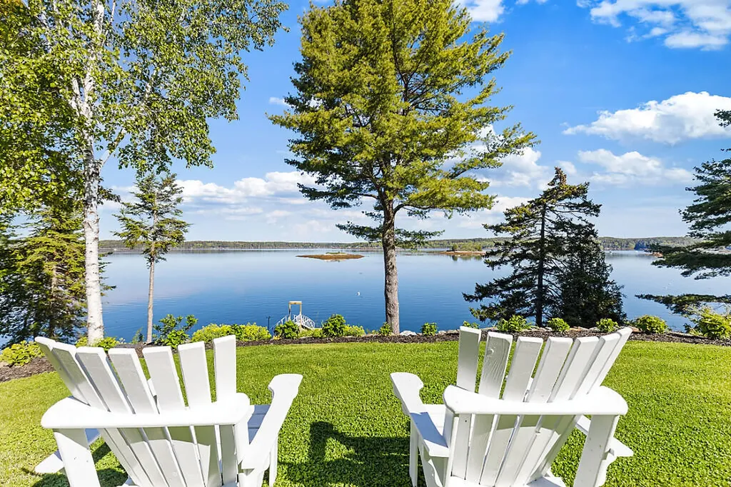 9 Beverly Boulevard Phippsburg ME 04562