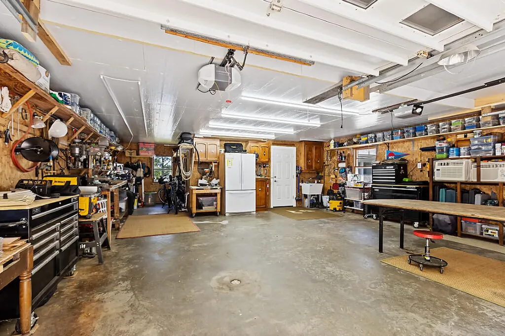 9 Beverly Boulevard Phippsburg ME 04562
