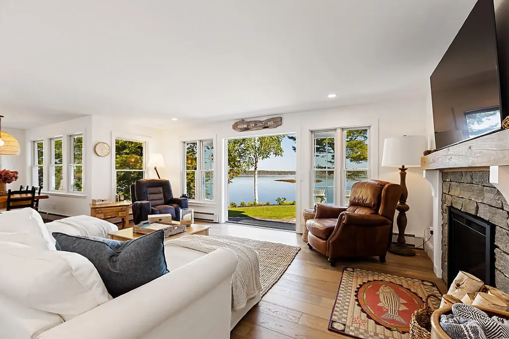 9 Beverly Boulevard Phippsburg ME 04562