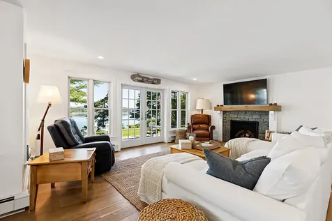 9 Beverly Boulevard Phippsburg ME 04562