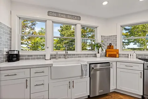 9 Beverly Boulevard Phippsburg ME 04562