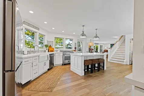 9 Beverly Boulevard Phippsburg ME 04562