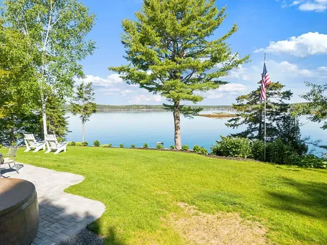 9 Beverly Boulevard Phippsburg ME 04562
