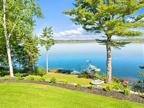 9 Beverly Boulevard Phippsburg ME 04562