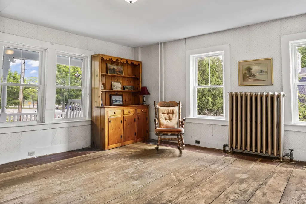 84 Federal Street Wiscasset ME 04578