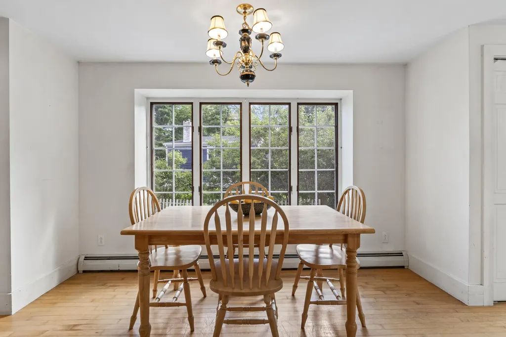 84 Federal Street Wiscasset ME 04578