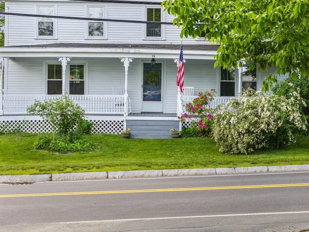 84 Federal Street Wiscasset ME 04578