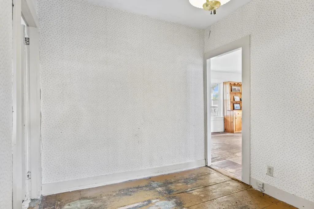 84 Federal Street Wiscasset ME 04578