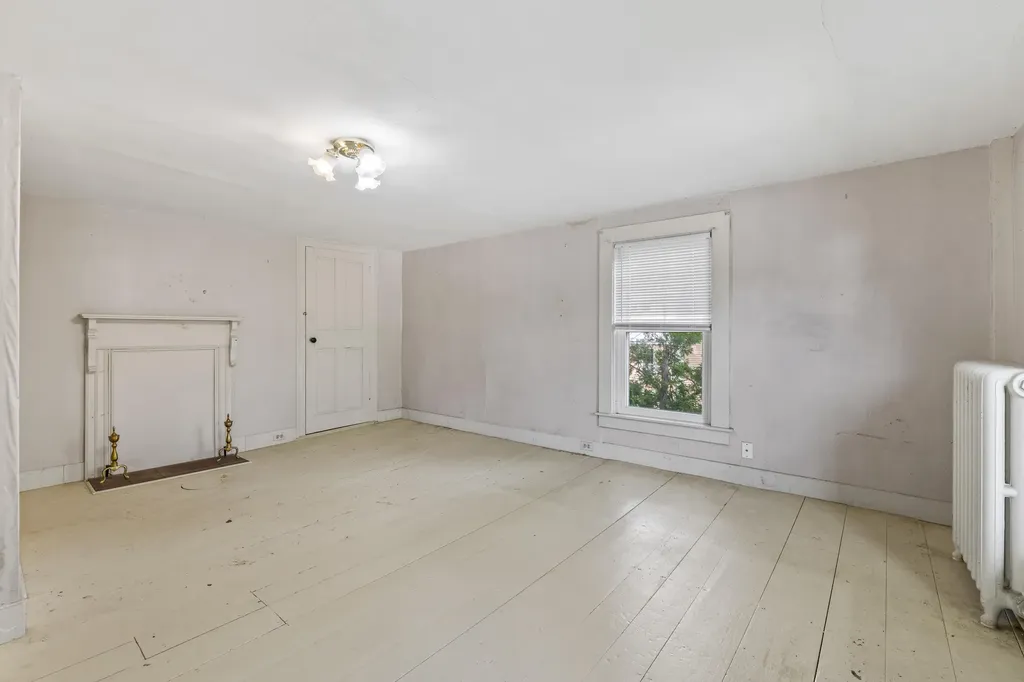 84 Federal Street Wiscasset ME 04578