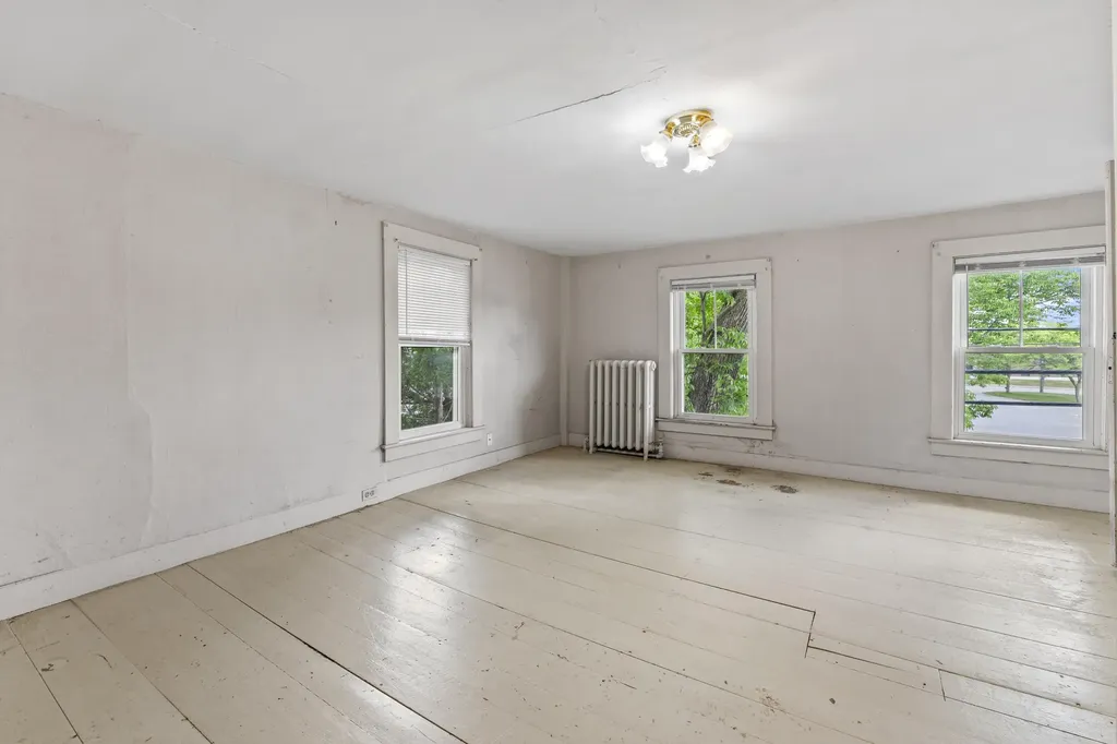 84 Federal Street Wiscasset ME 04578