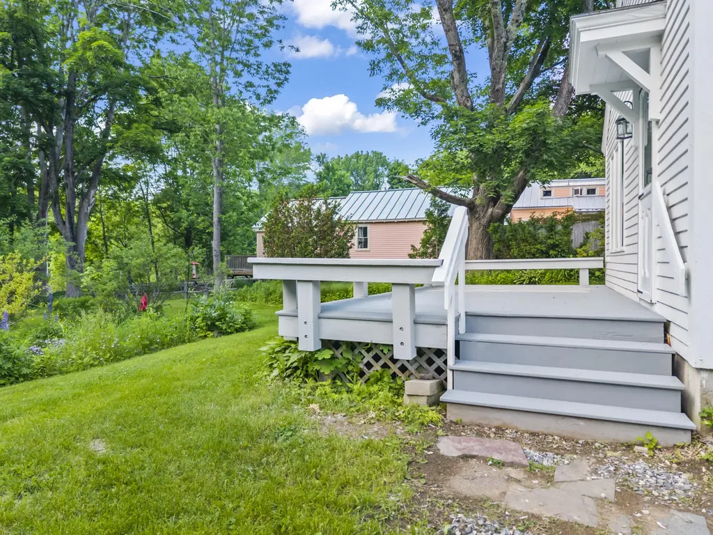84 Federal Street Wiscasset ME 04578