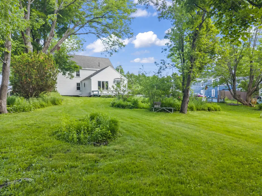 84 Federal Street Wiscasset ME 04578