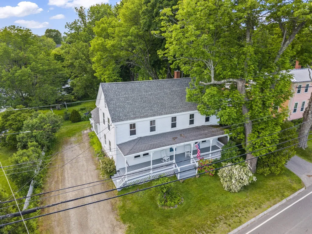 84 Federal Street Wiscasset ME 04578