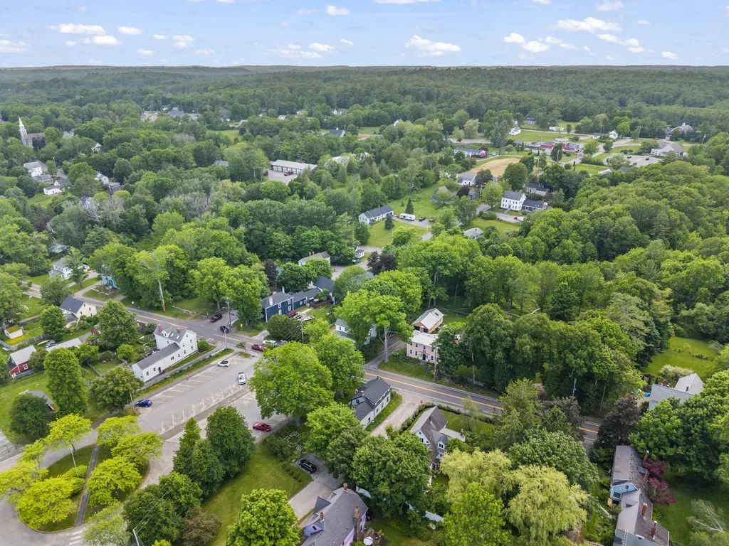 84 Federal Street Wiscasset ME 04578