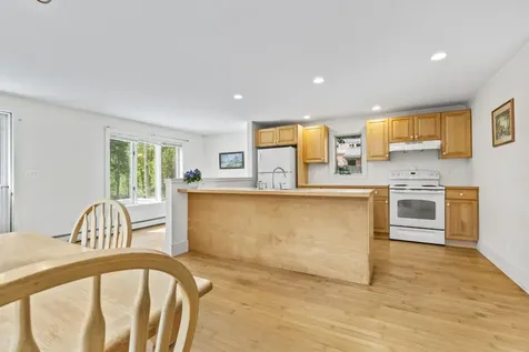 84 Federal Street Wiscasset ME 04578