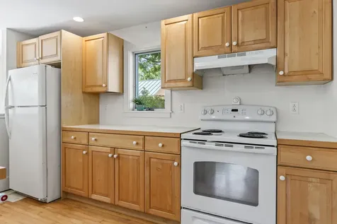 84 Federal Street Wiscasset ME 04578