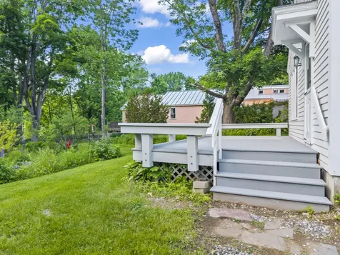 84 Federal Street Wiscasset ME 04578