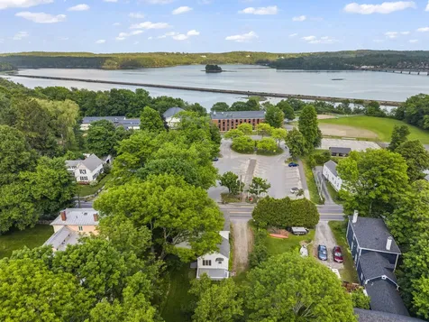 84 Federal Street Wiscasset ME 04578