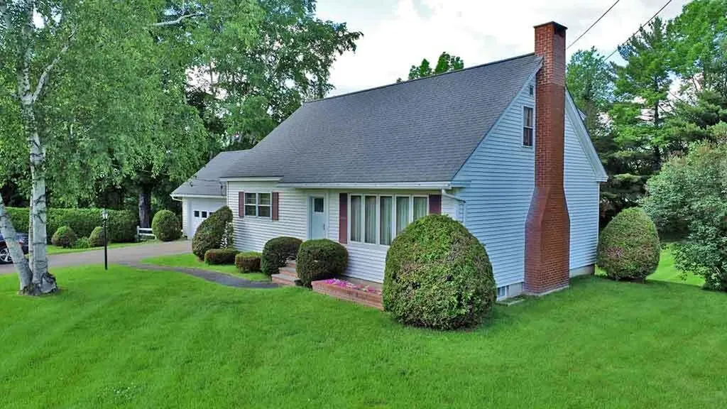 33 Maple Street Houlton ME 04730