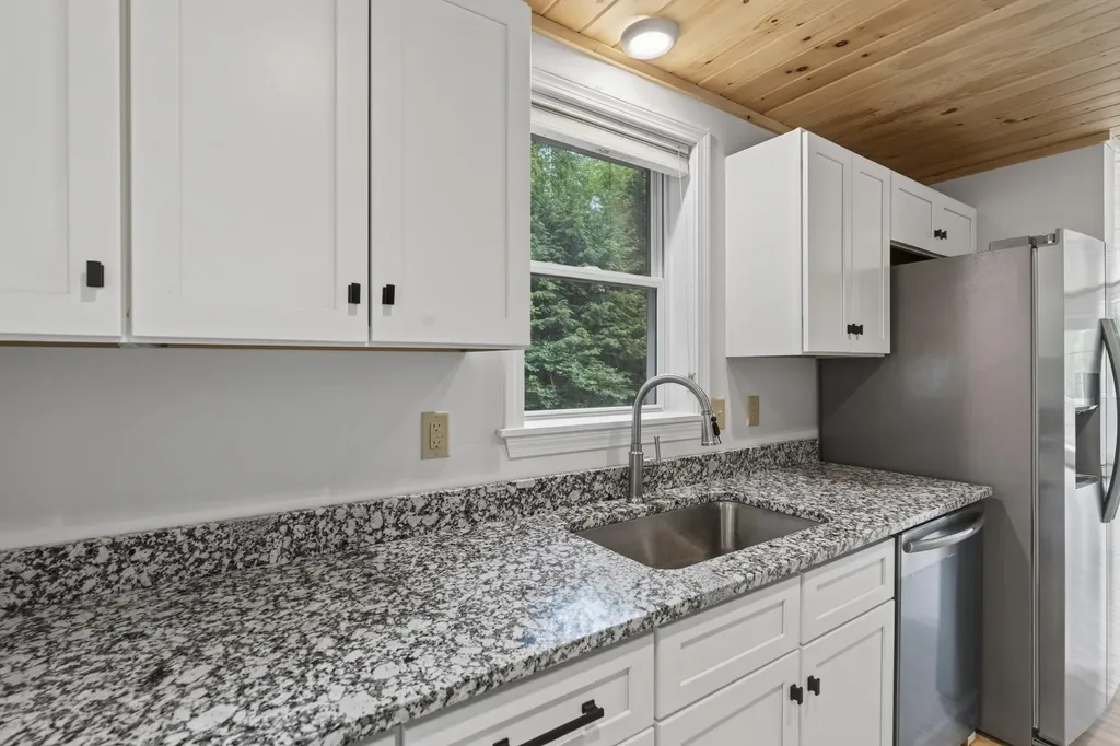 8 Hillside Lane Sweden ME 04040