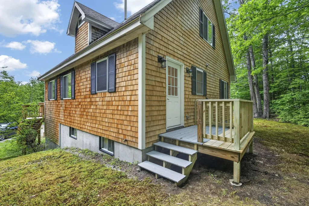 8 Hillside Lane Sweden ME 04040