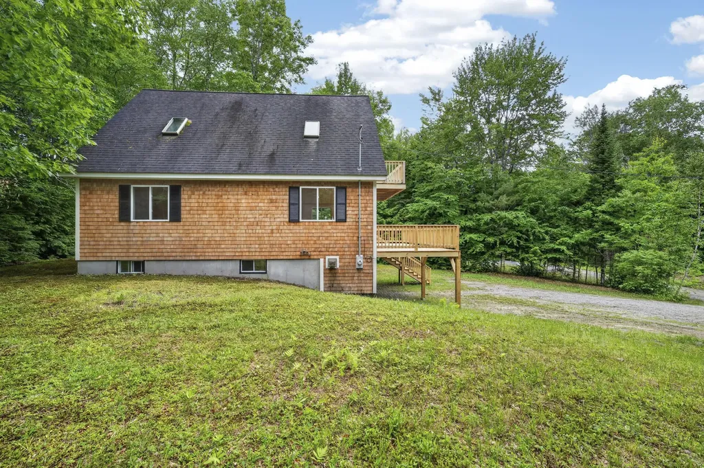 8 Hillside Lane Sweden ME 04040