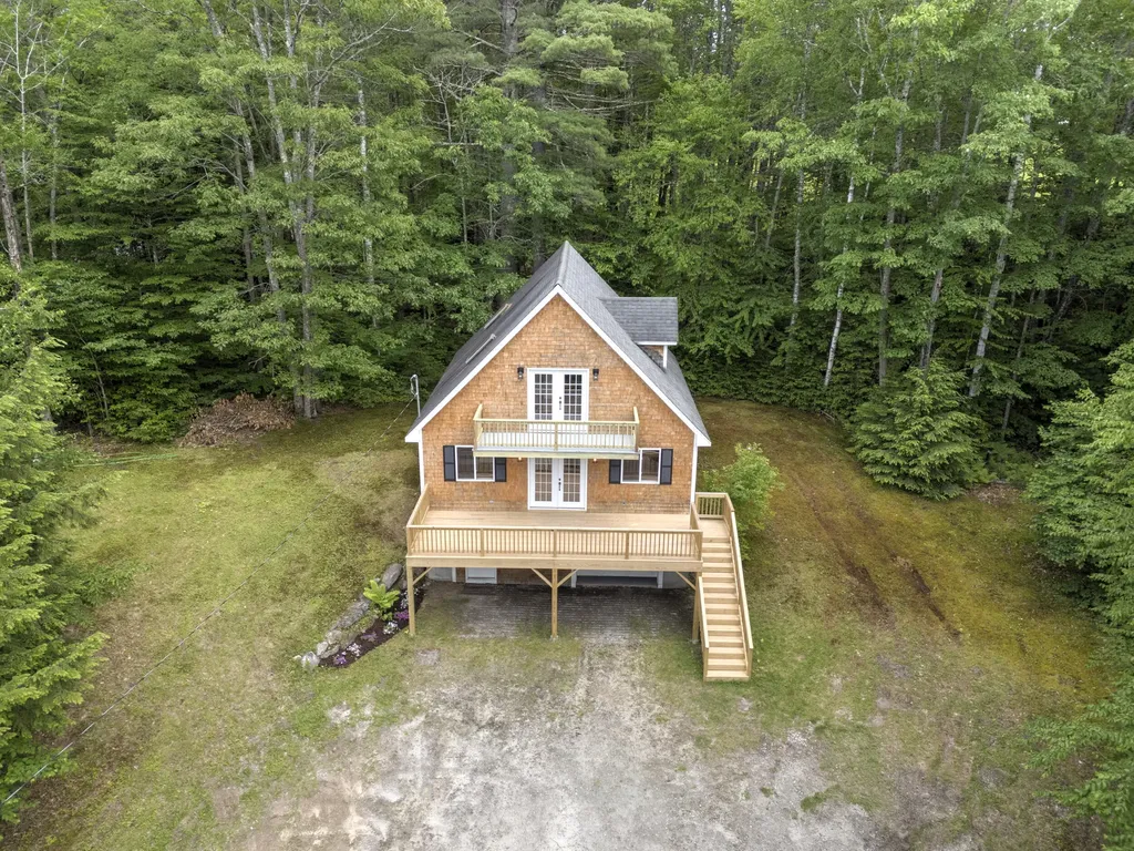 8 Hillside Lane Sweden ME 04040