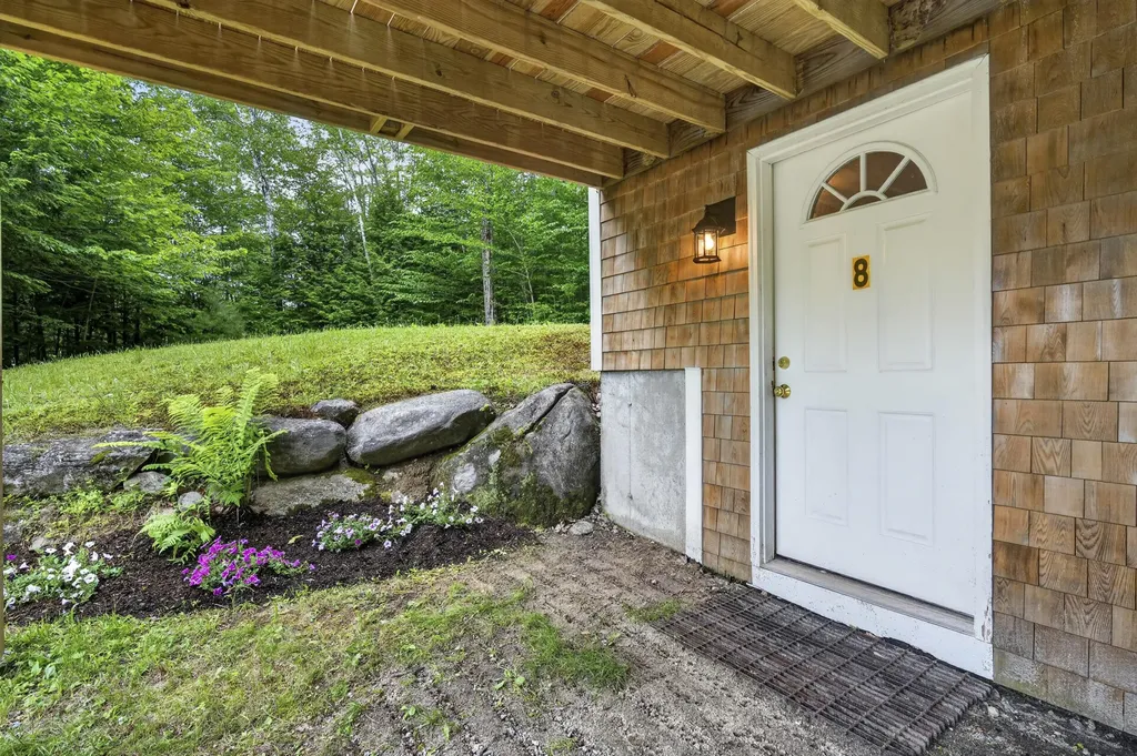 8 Hillside Lane Sweden ME 04040