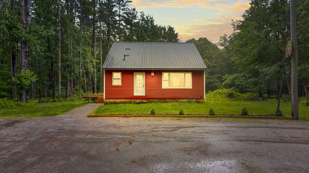 57 Innes Ridge Road Wayne ME 04284