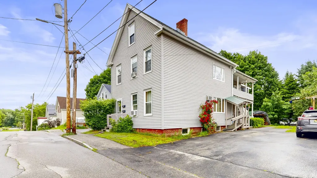 103 Winter Street Lewiston ME 04240
