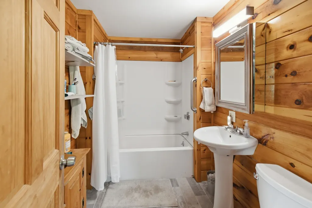 157 Durgin Road Paris ME 04281