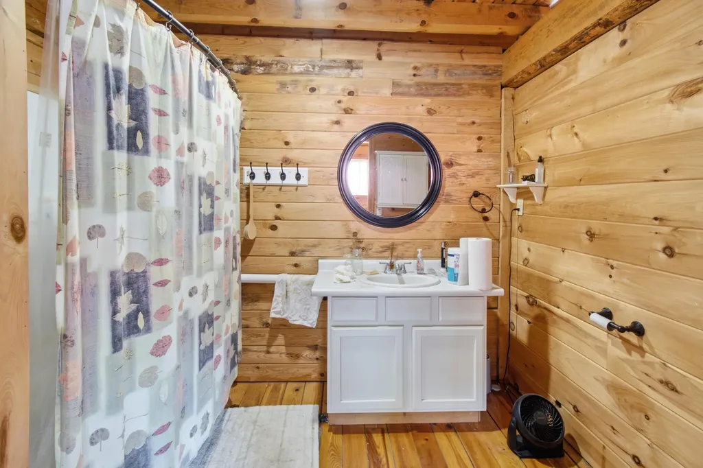 157 Durgin Road Paris ME 04281