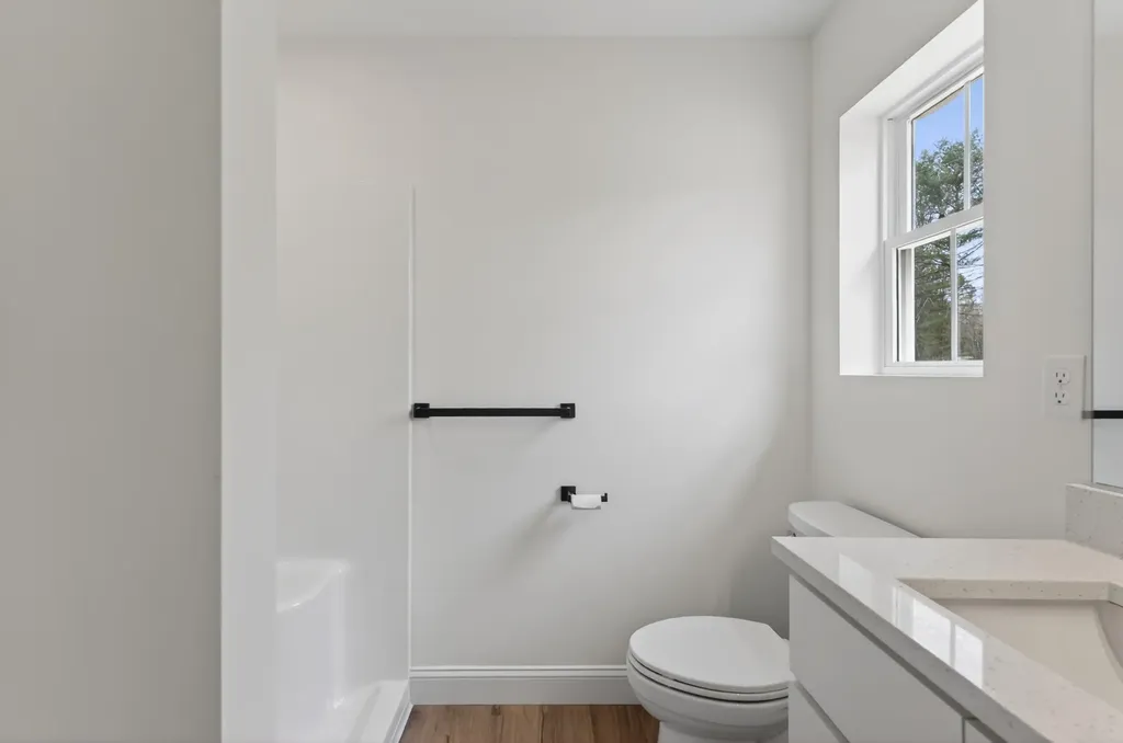 14 Mcgrath Pond Loop Road Belgrade ME 04917