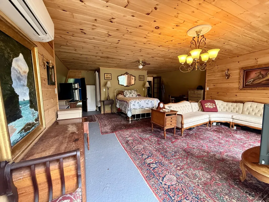3 Trafton Lane Lakeville ME 04487