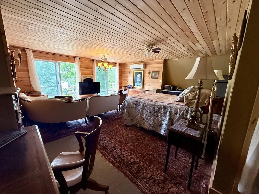 3 Trafton Lane Lakeville ME 04487