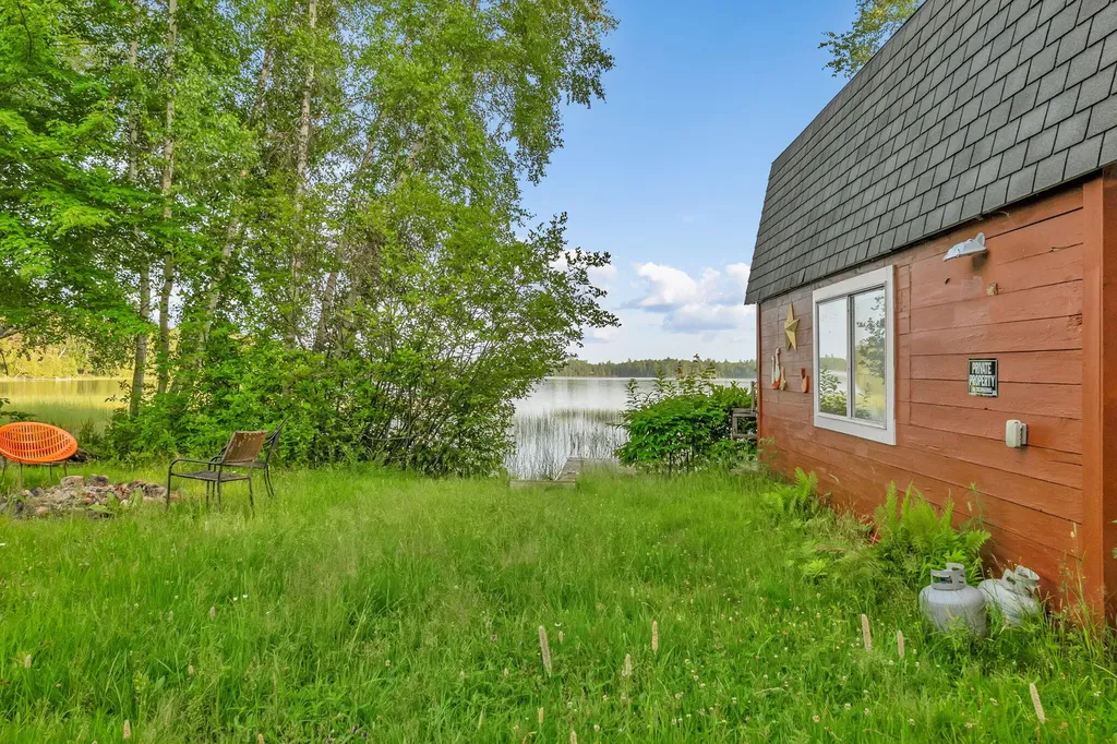 3 Trafton Lane Lakeville ME 04487