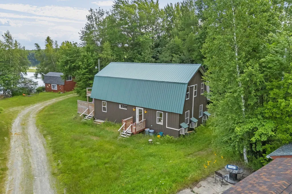 3 Trafton Lane Lakeville ME 04487