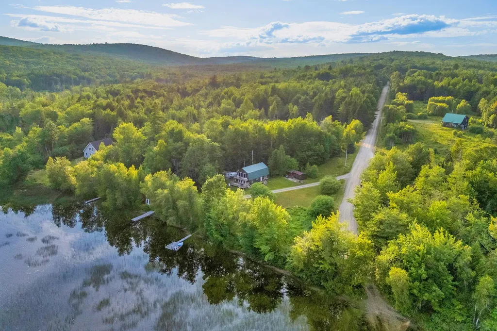 3 Trafton Lane Lakeville ME 04487