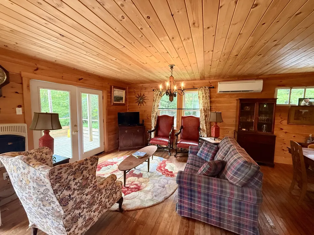 3 Trafton Lane Lakeville ME 04487