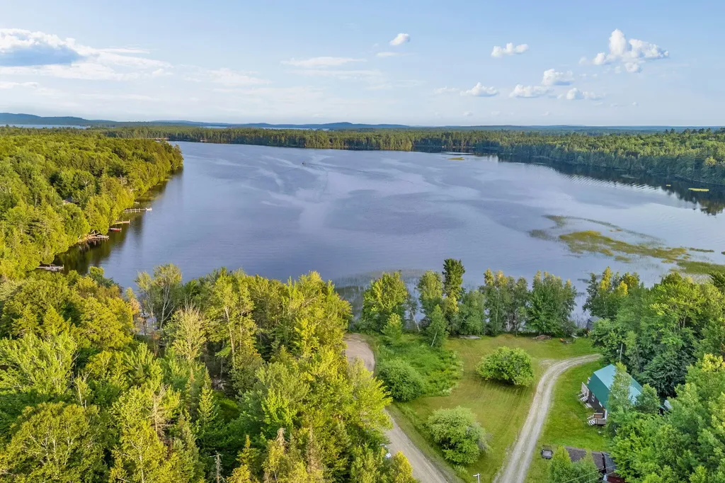 3 Trafton Lane Lakeville ME 04487
