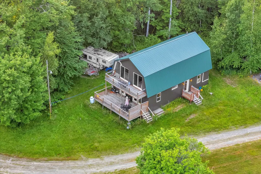 3 Trafton Lane Lakeville ME 04487