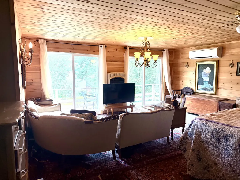 3 Trafton Lane Lakeville ME 04487