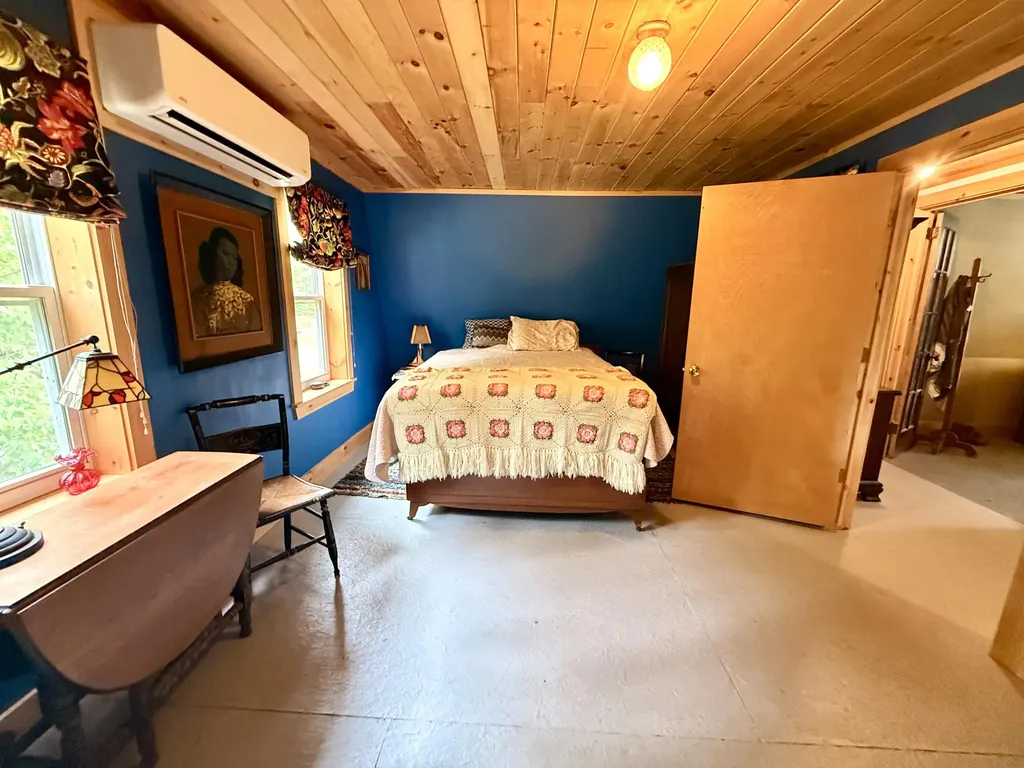 3 Trafton Lane Lakeville ME 04487