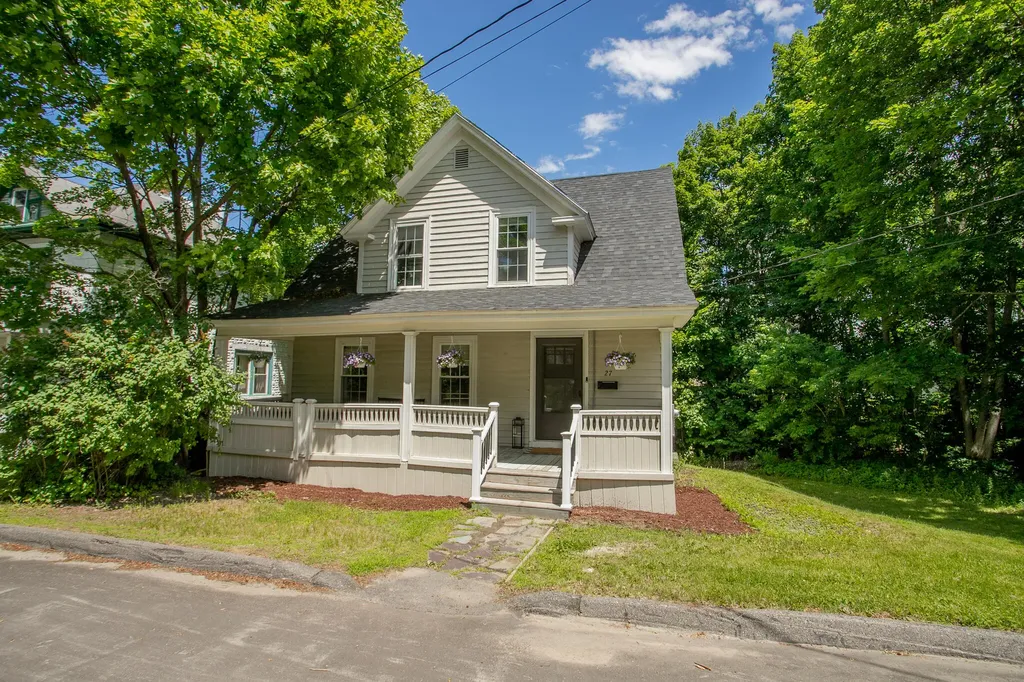 27 Princeton Street Bangor ME 04401